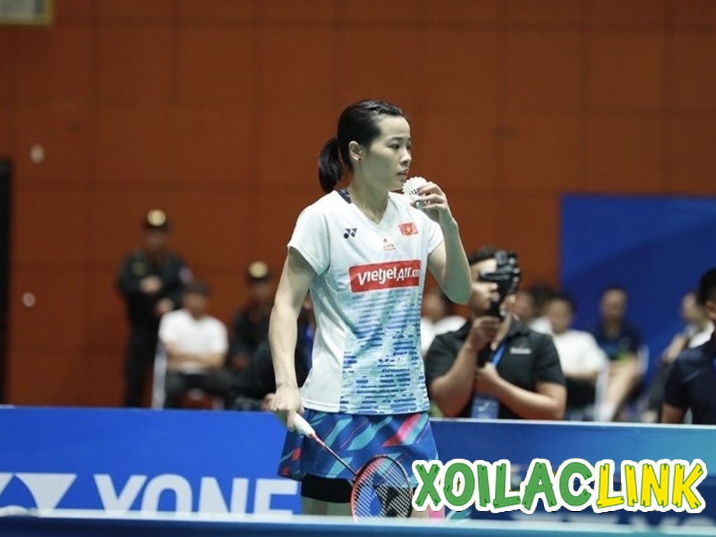 van-dong-vien-cau-long-thuy-linh