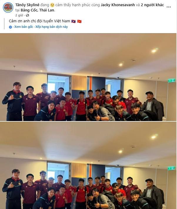 U22 Việt Nam đến thăm Phetdavanh Somsanid của U22 Lào bị chấn thương