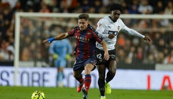Valencia CF vs Levante (03:00 – 22/11) | Xem lại trận đấu